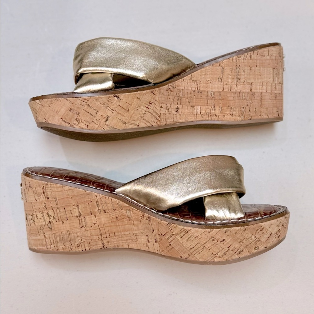 NWOB Sam Edelman Ramsey Gold Leather Wedge Sandal Size 7 1/2 - Picture 3 of 9